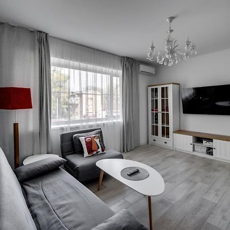 White Apartment Scandinavian Style Запоріжжя Екстер'єр фото