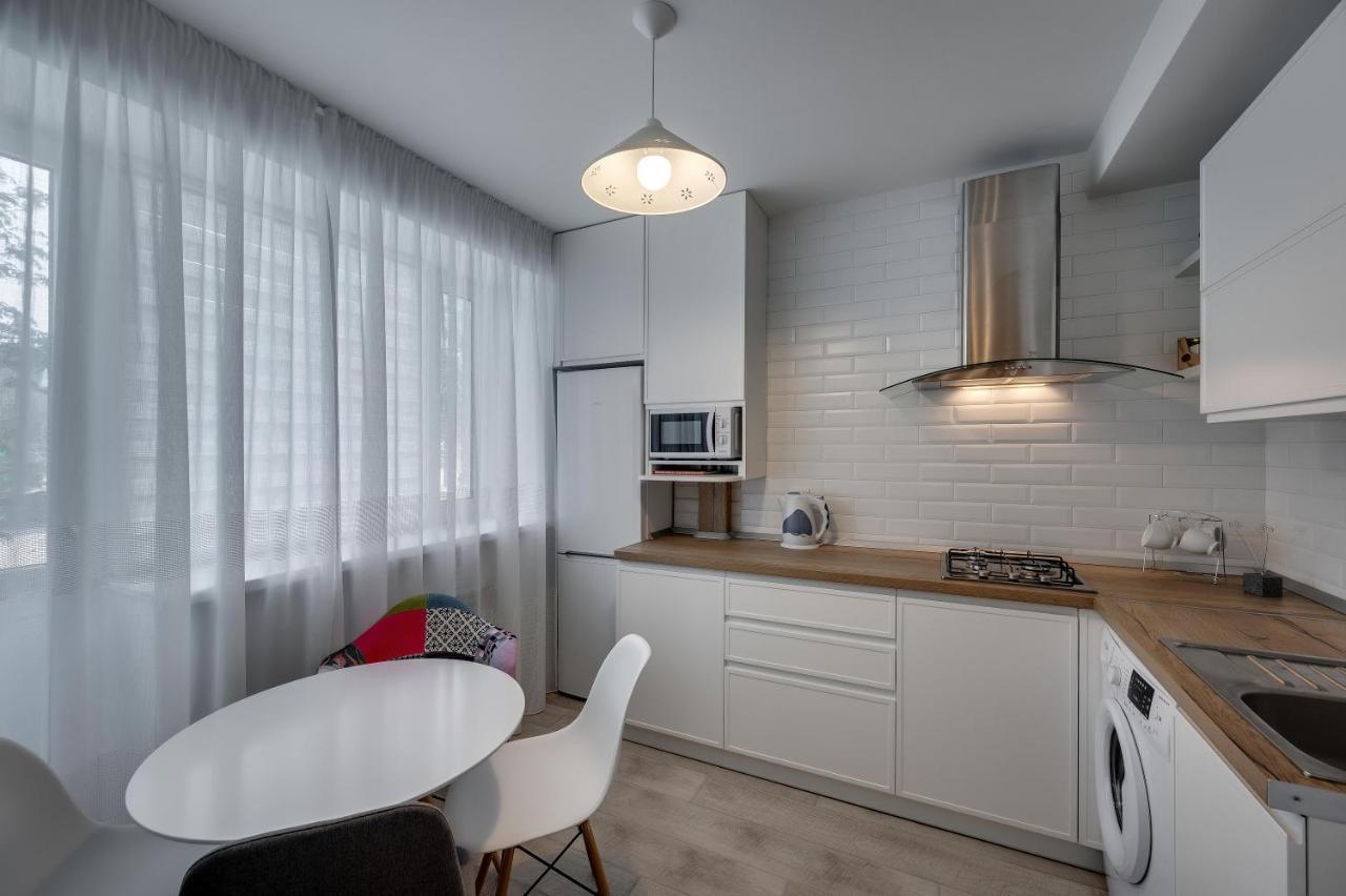 White Apartment Scandinavian Style Запоріжжя Екстер'єр фото