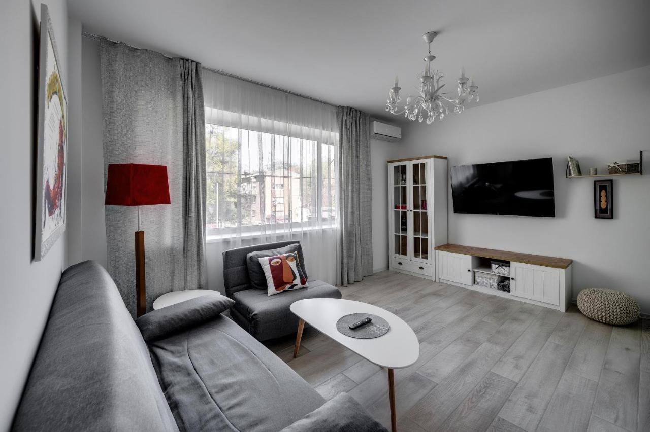 White Apartment Scandinavian Style Запоріжжя Екстер'єр фото
